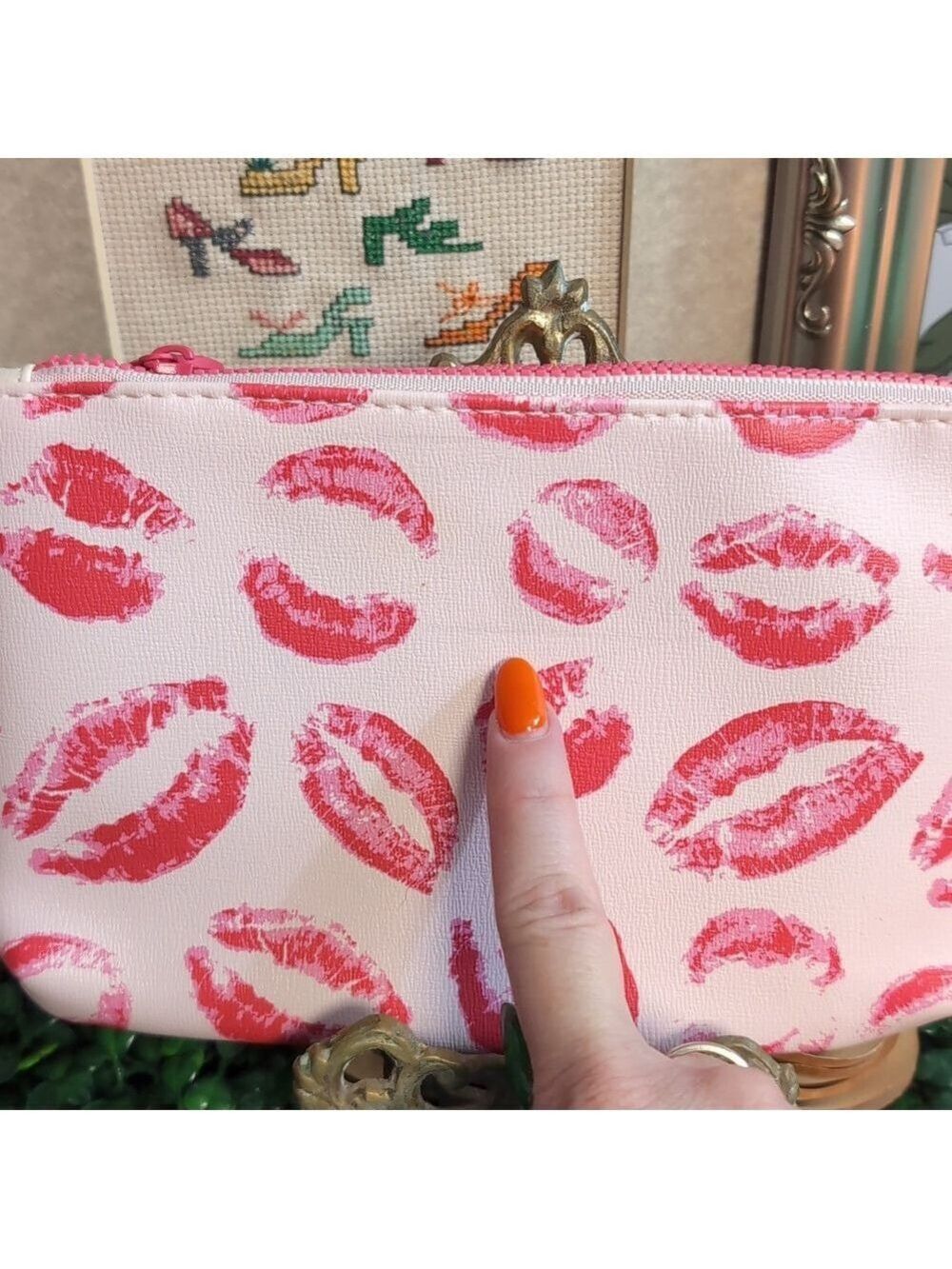 Lippy Lip Makeup Lot - Picture 14 of 16